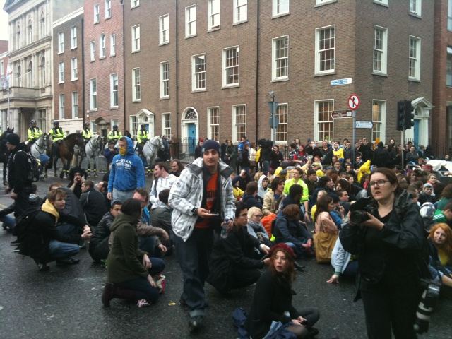 Image of student demonstrators posted on yfrog by @smissmac