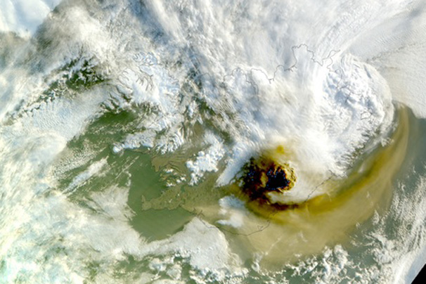 Grímsvötn eruption at 05:10 UTC on May 22, 2011. Credit: NASA/GSFC, MODIS Rapid Response